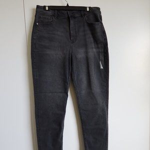 NWT Black Mom Jean super streachy